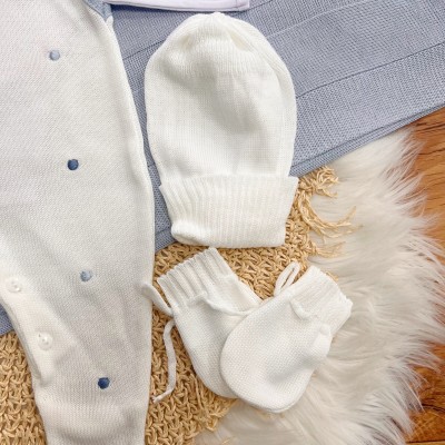 Saída de Maternidade Serenity - Azul Bebê e Branco